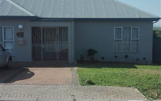 6 Bedroom House in Malmesbury
