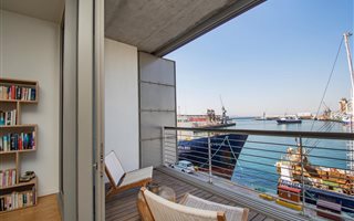 1 Bedroom Apartment in Waterfront