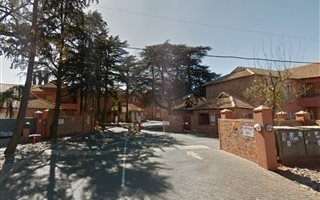 2 Bedroom Apartment in Die Hoewes