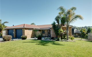 3 Bedroom House in The Crest