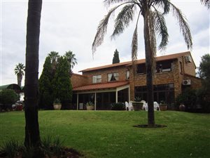 4.3 ha Farm in Honingnestkrans