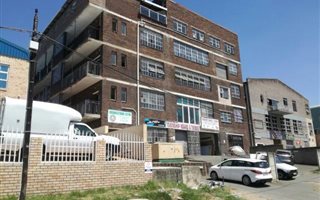 1072 m² Commercial space in Silverglen