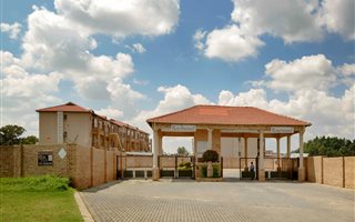 2 Bedroom Flat in Randfontein Central