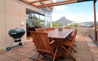 2 Bedroom Apartment in Vredehoek