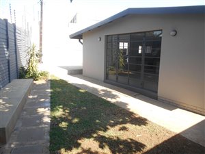3 Bed House in Montroux