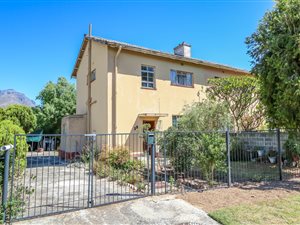 3 Bed House in La Colline