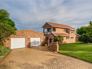 6 Bed House in Lovemore Heights