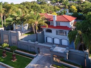 6 Bed House in Waterkloof