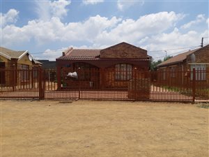 2 Bed House in Blomanda