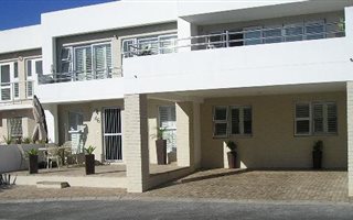2 Bedroom Apartment in Gordons Bay Central