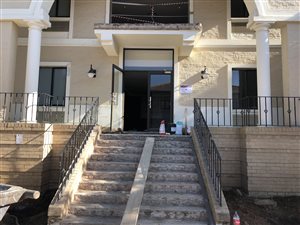 927 m² Commercial space in Waterfall Estate