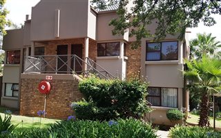 2 Bedroom Townhouse in Garsfontein