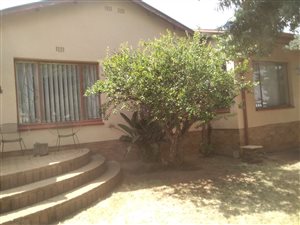 4 Bed House in Quellerie Park