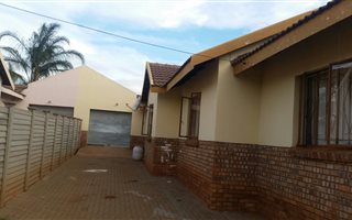3 Bedroom House in Flora Park