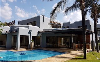 4 Bedroom Townhouse in Benmore Gardens