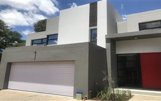 3 Bedroom Townhouse in Menlo Park