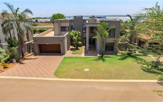 4 Bedroom House in Midlands Estate