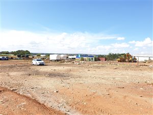 2.8 ha Land available in Meadowdale