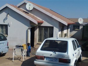 2 Bed House in Diepsloot
