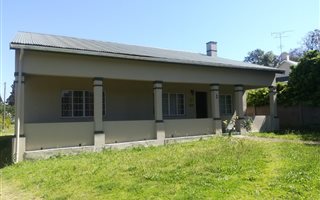6 Bedroom House in Oatlands North