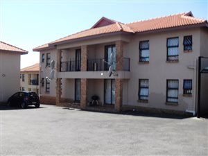 2 Bedroom Flat in Grobler Park
