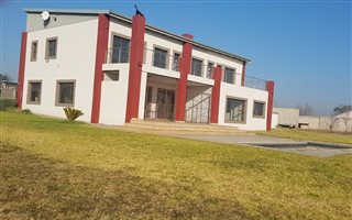 5 Bedroom House in Raslouw
