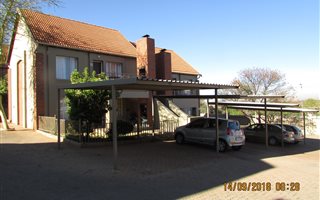 2 Bedroom Townhouse in Rietvalleirand