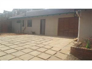 1 Bed Garden Cottage in Sundowner