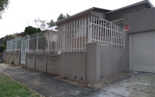 3 Bedroom House in Bezuidenhout Valley
