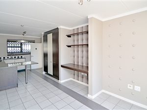 2 Bed Apartment in Dainfern