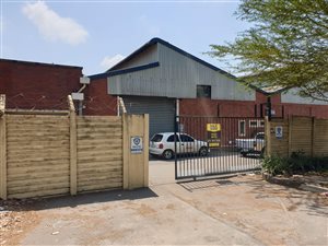 683 m² Industrial space in New Germany
