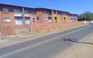 2 Bedroom Apartment in Montana Park