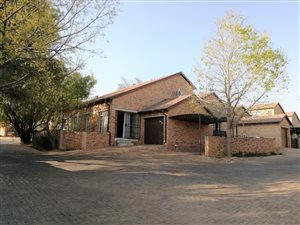 2 Bed Duplex in Rooihuiskraal North