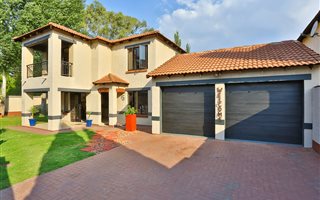 2 Bedroom Cluster in Johannesburg North
