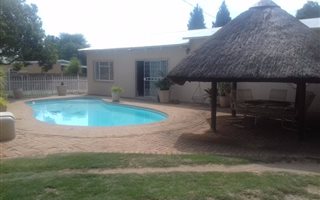 3 Bedroom House in Roosheuwel