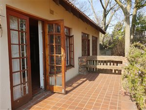 2 Bed Garden Cottage in Bryanston East