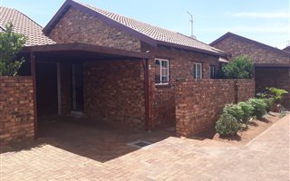 2 Bedroom Simplex in Brentwood