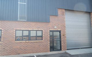 908 m² Industrial space in Driehoek