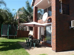 3 Bed Townhouse in Honeydew Ridge