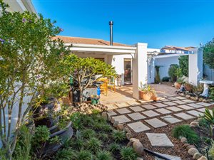 3 Bed House in Bizweni