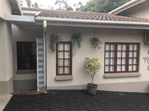 1.5 Bed Garden Cottage in Park Hill