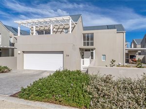 3 Bed House in Somerset Lakes