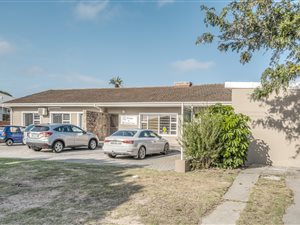 281 m² Commercial space in Newton Park