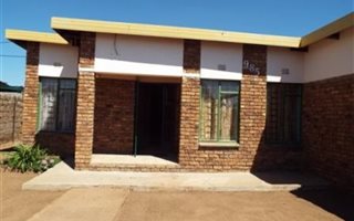 3 Bedroom House in Lethlabile