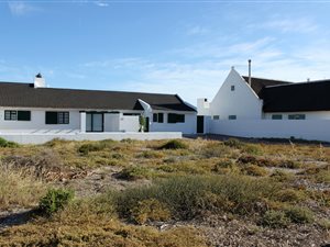 689 m² Land available in Golden Mile