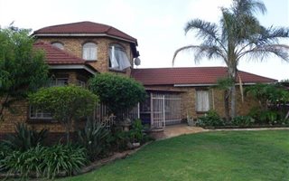 5.3 ha Farm in Rietfontein