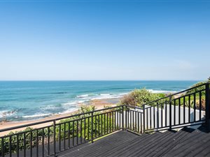 5 Bed House in Sheffield Beach