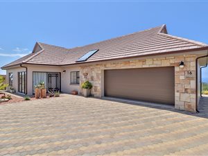 2 Bed House in Dana Bay