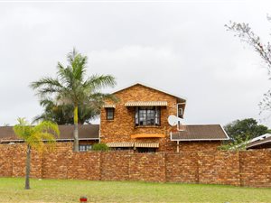 3 Bed Townhouse in Veld En Vlei
