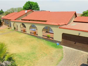 4 Bed House in Edenglen